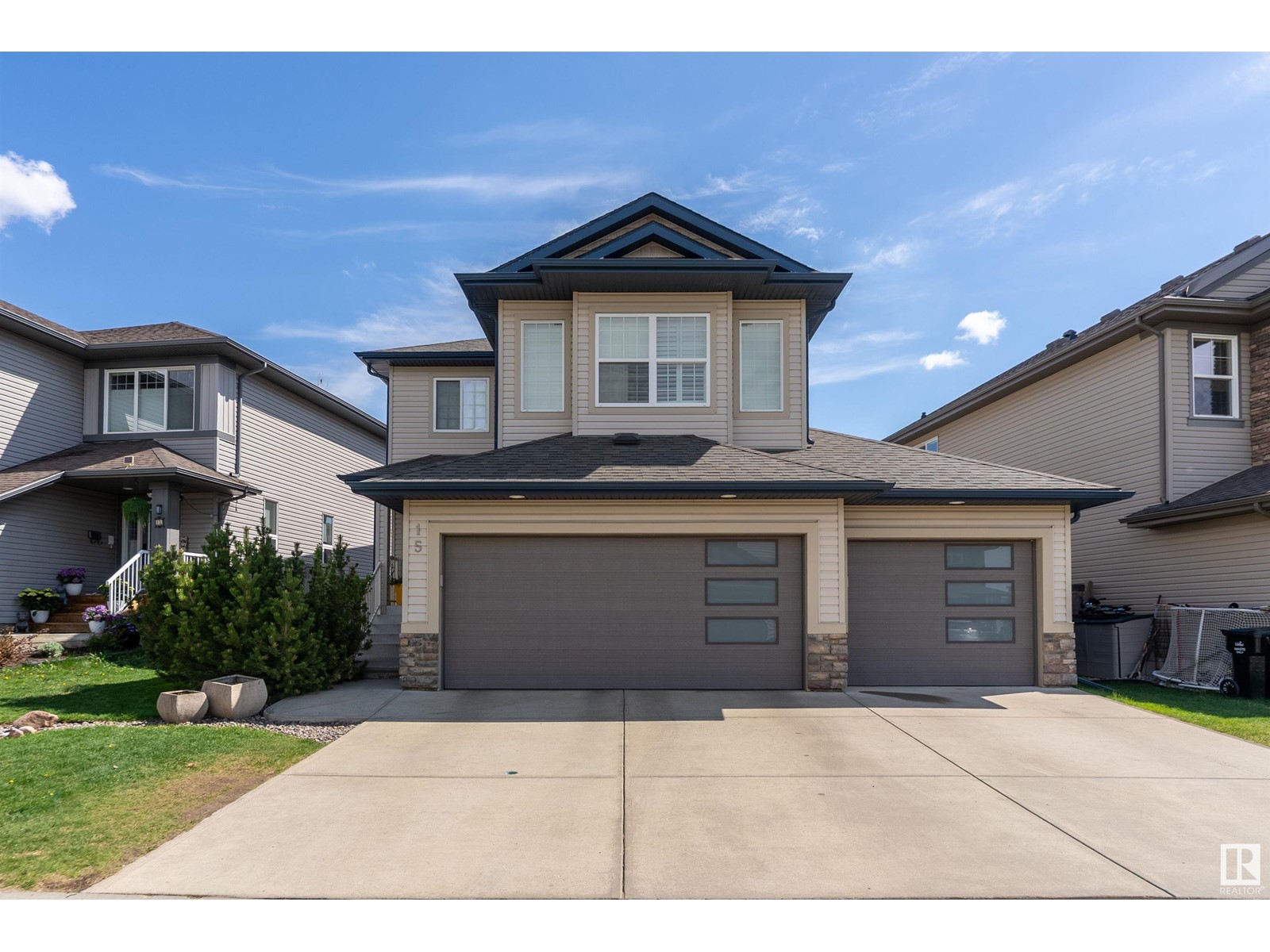 Property at 15 SELKIRK PL image 1