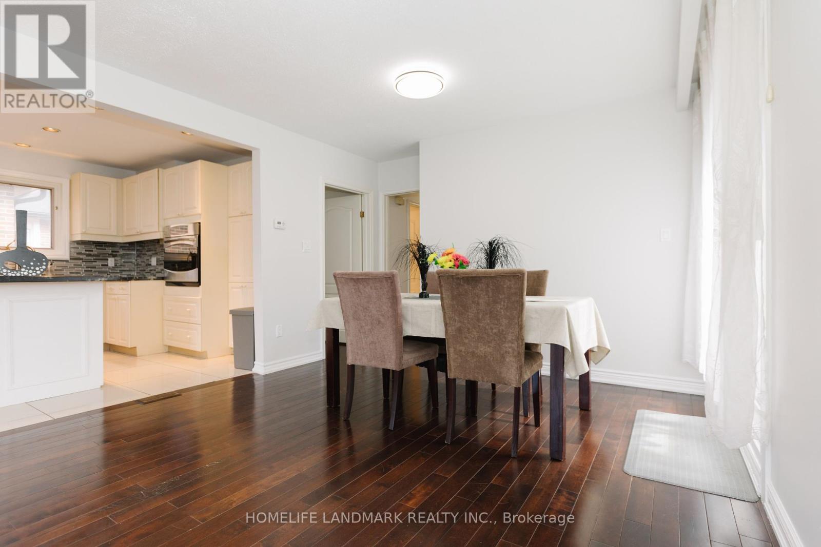 3233 Ibbetson Crescent, Mississauga, Ontario  L5C 1Z1 - Photo 10 - W12053622