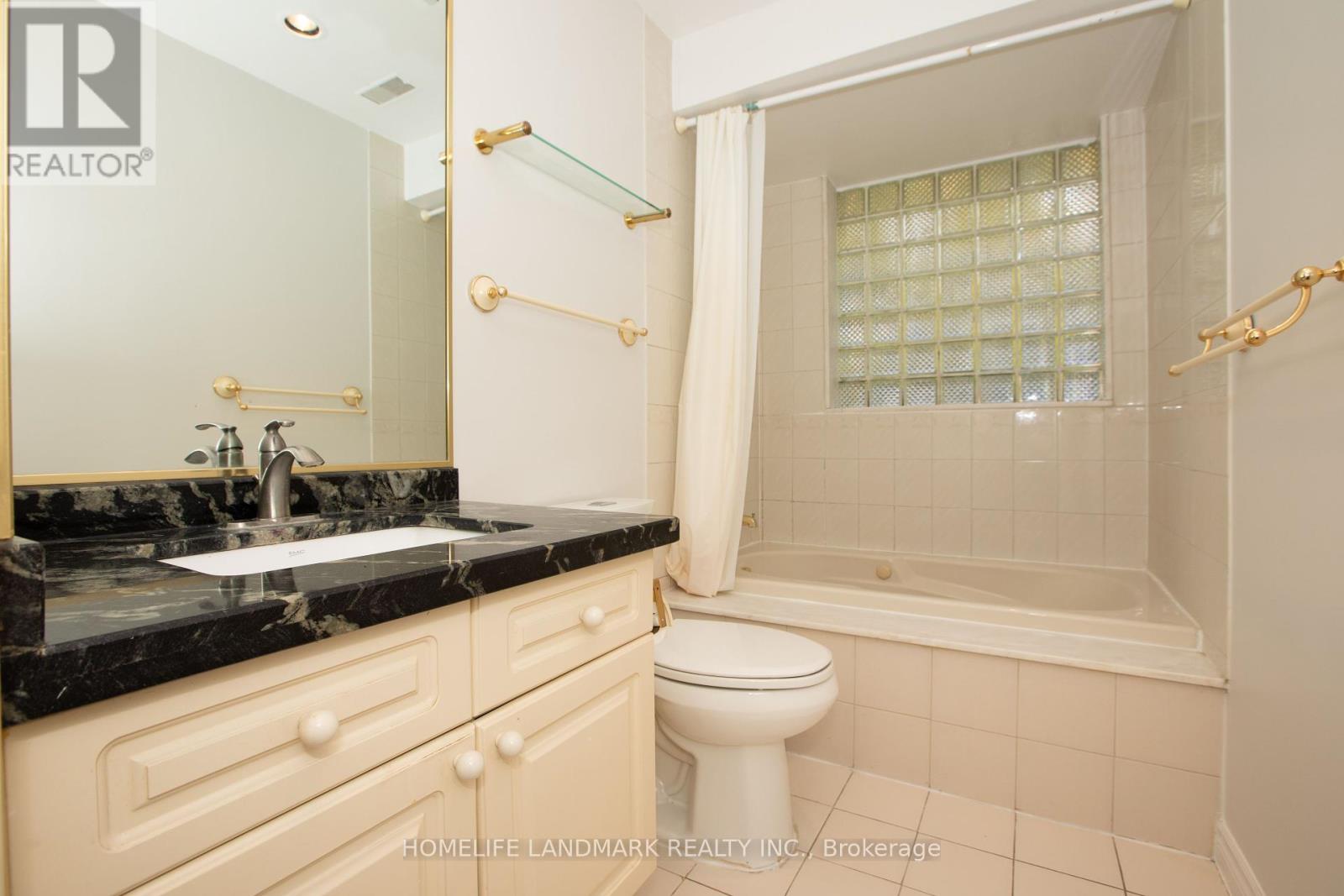 3233 Ibbetson Crescent, Mississauga, Ontario  L5C 1Z1 - Photo 18 - W12053622