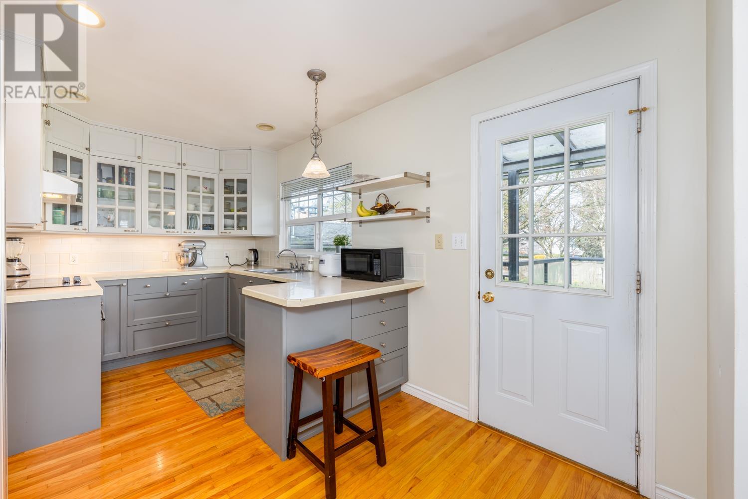 9263 10th Avenue, Burnaby, British Columbia  V3N 2T3 - Photo 14 - R2984148