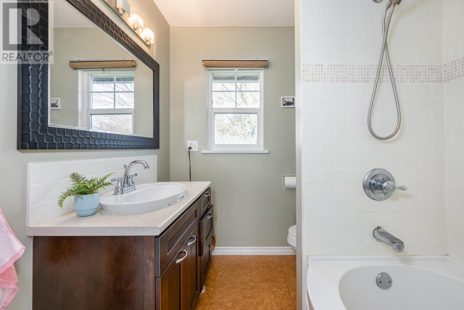 9263 10th Avenue, Burnaby, British Columbia  V3N 2T3 - Photo 20 - R2984148