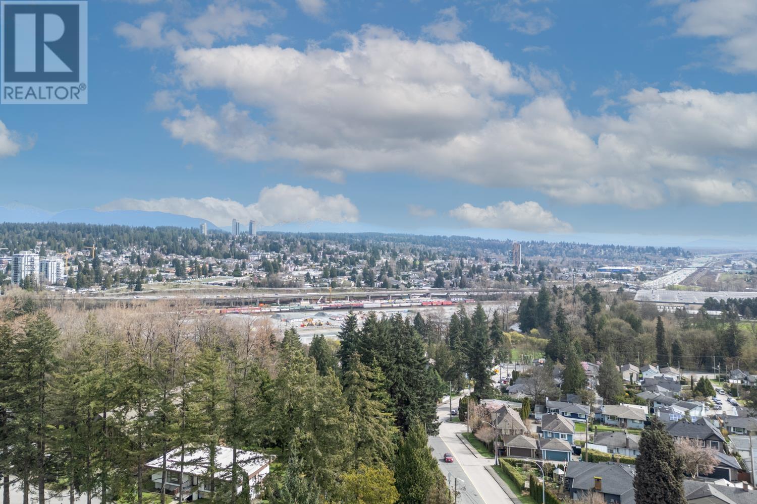 9263 10th Avenue, Burnaby, British Columbia  V3N 2T3 - Photo 2 - R2984148