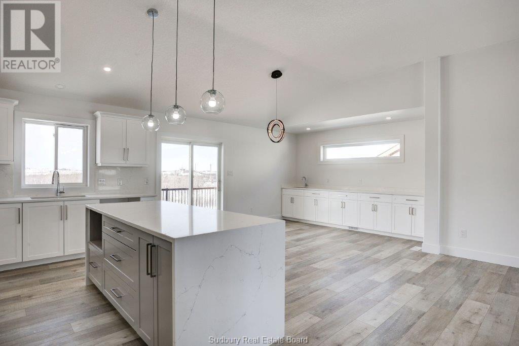 Property at 17 Mira image 5
