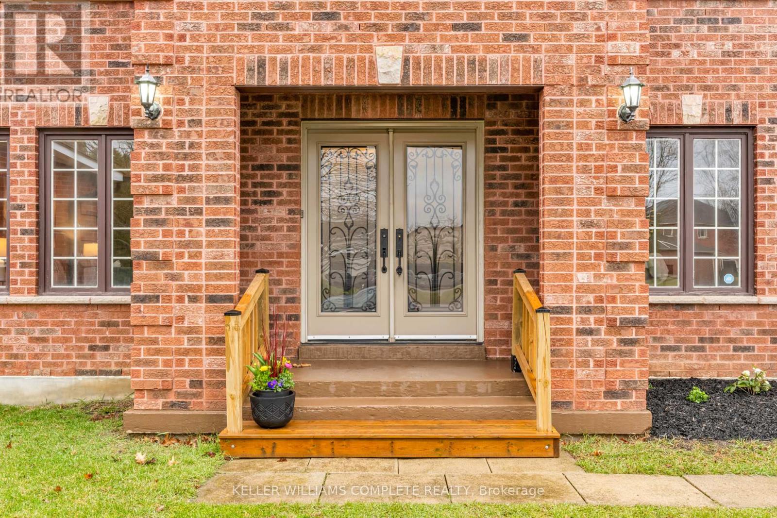 Property at 8 SOBLE PLACE image 3