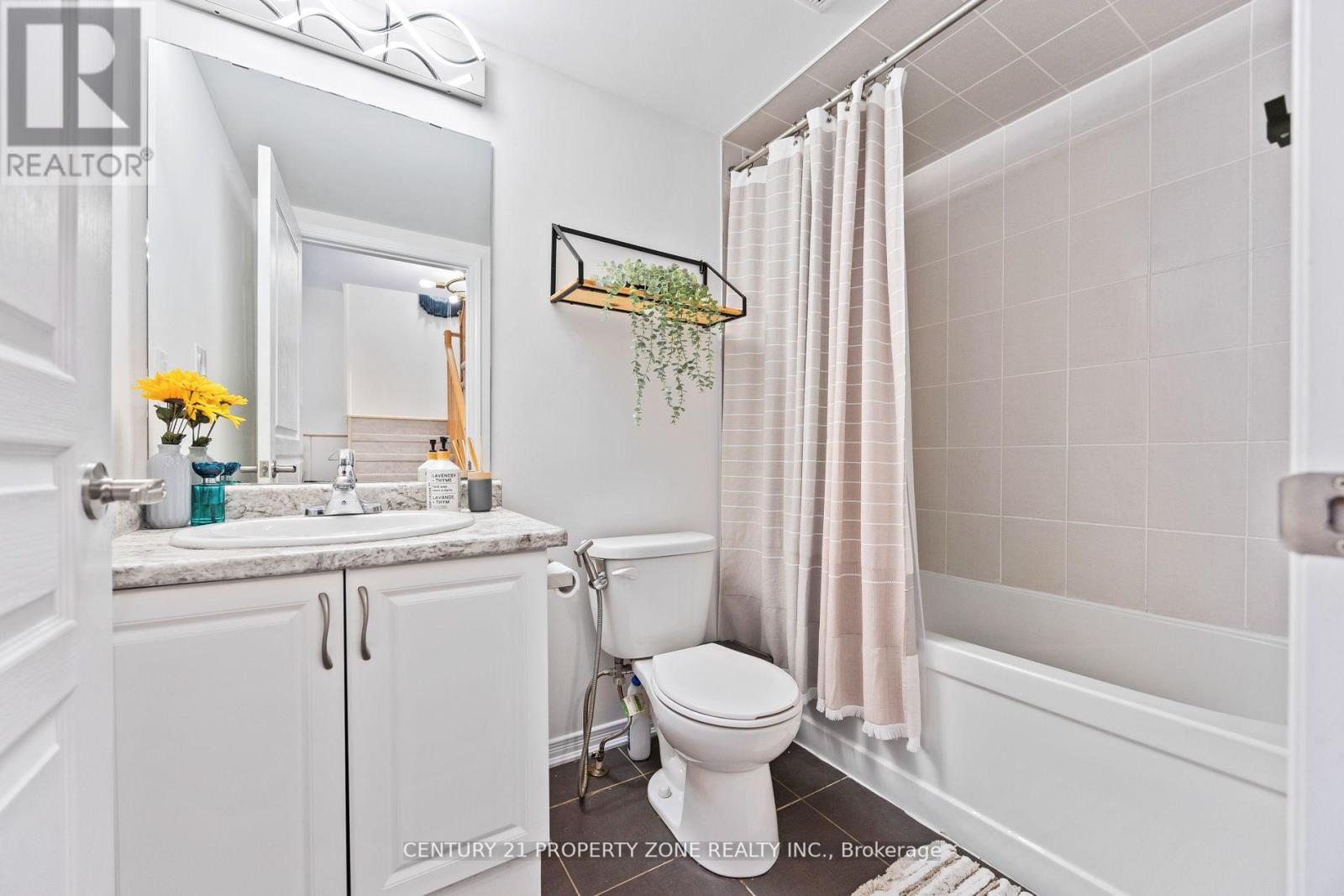 24 - 18 Applewood Lane, Toronto, Ontario  M9C 0C1 - Photo 8 - W12053744