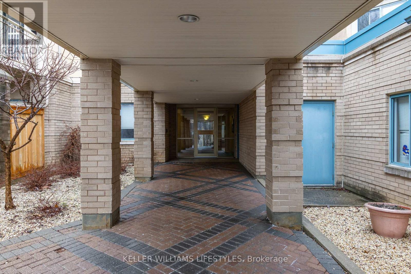 Photo 38 of 41 for 234 - 511 Gainsborough Road