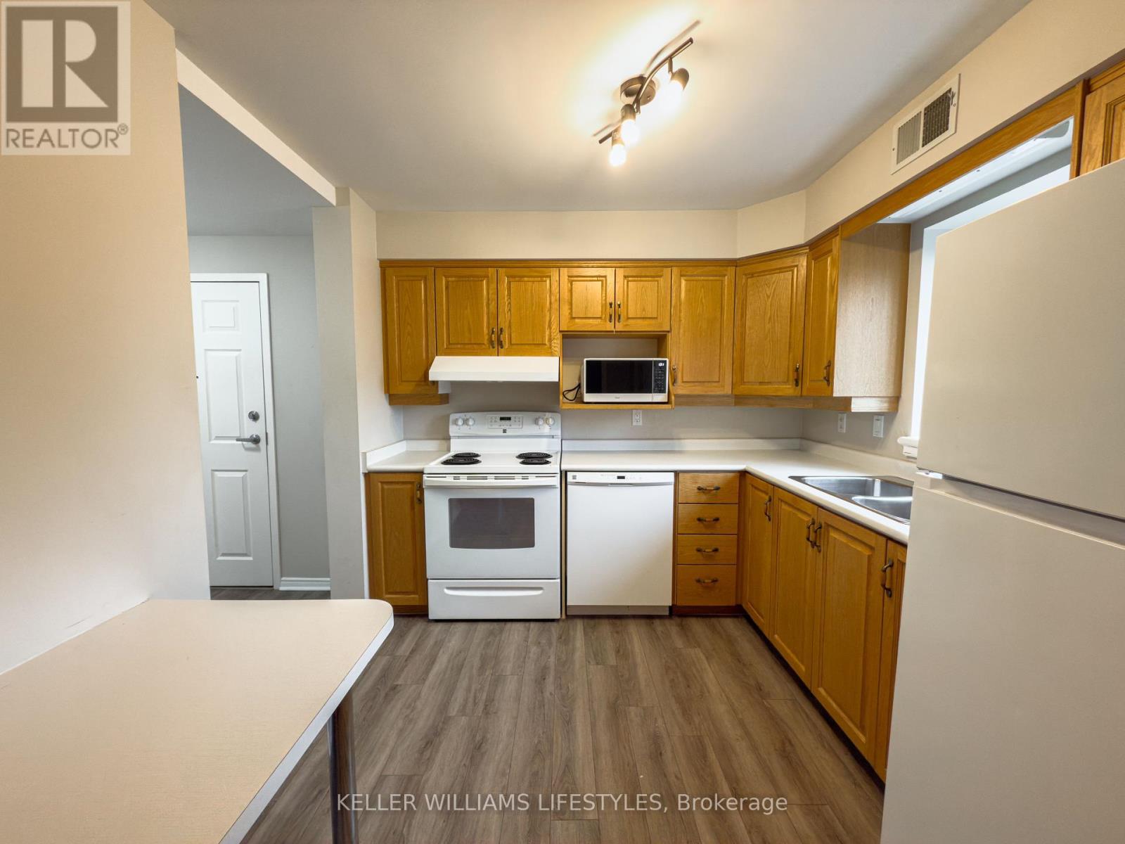 Photo 9 of 41 for 234 - 511 Gainsborough Road