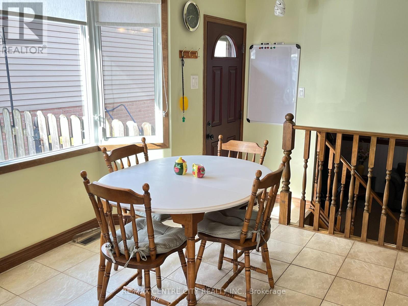 Photo 6 of 17 for 71 Speight Crescent