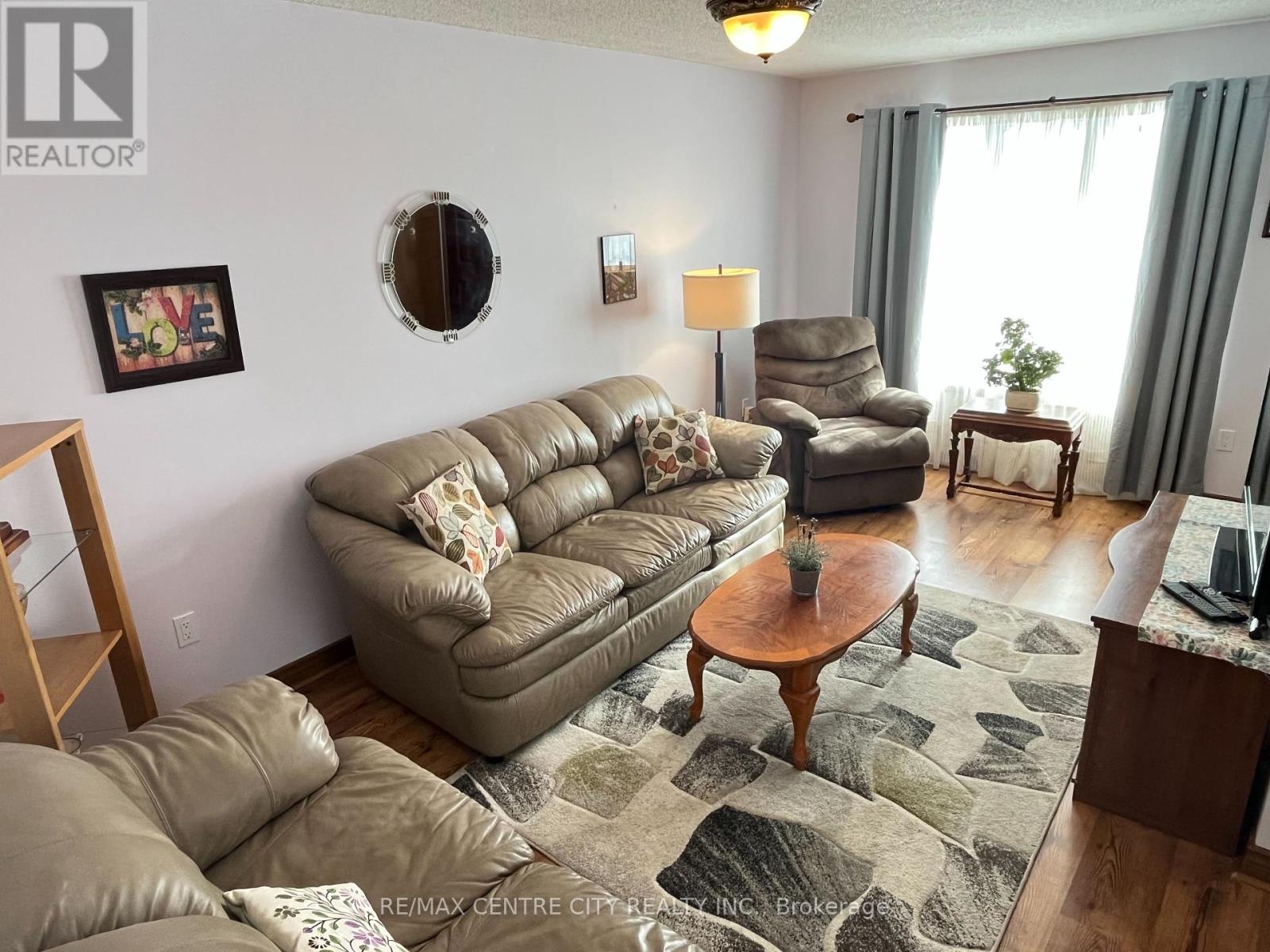 Property at 71 SPEIGHT CRESCENT image 5