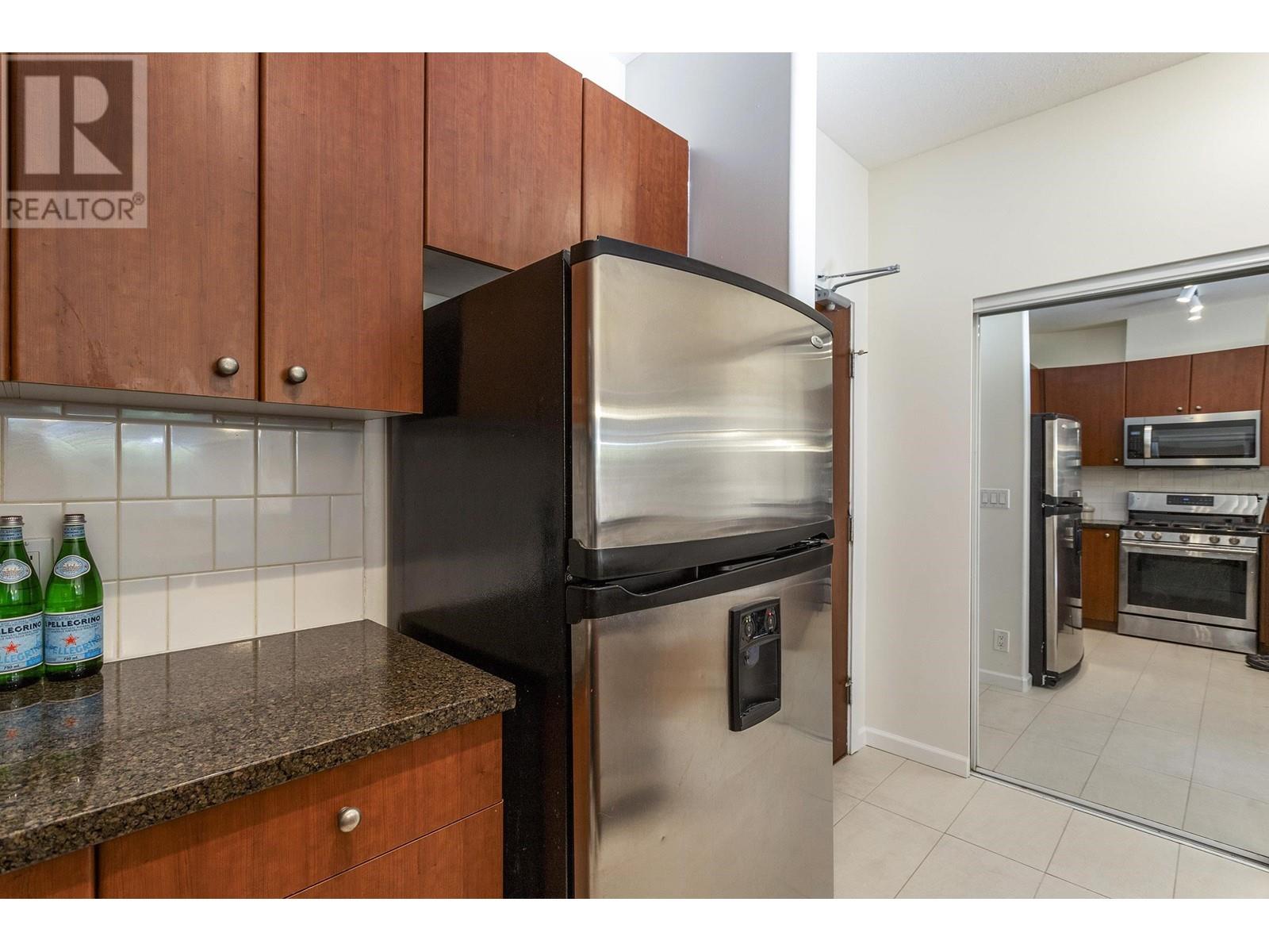 205 14 E Royal Avenue, New Westminster, British Columbia  V3L 5W5 - Photo 14 - R2984245