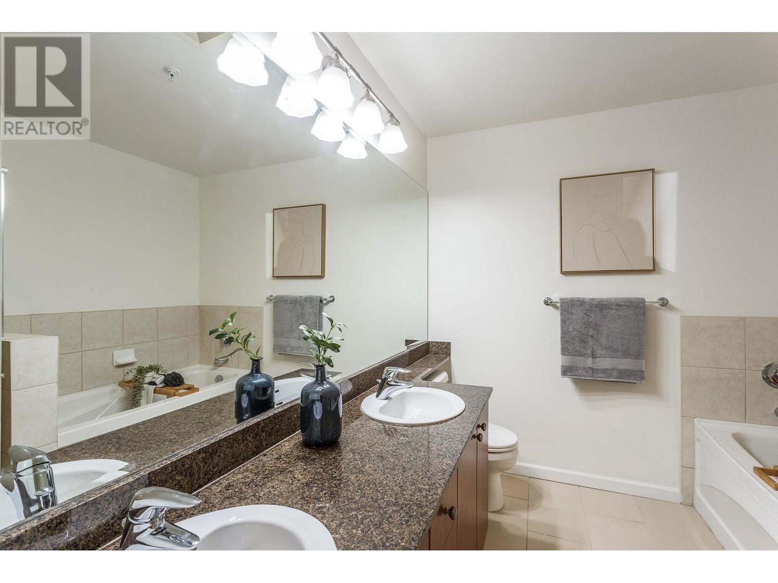 205 14 E Royal Avenue, New Westminster, British Columbia  V3L 5W5 - Photo 20 - R2984245