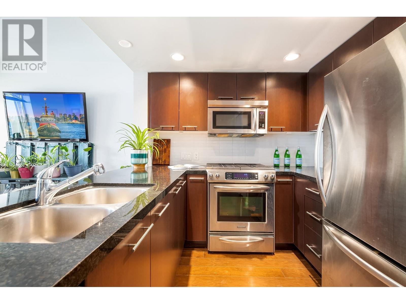 207 1288 CHESTERFIELD AVENUE, north vancouver, British Columbia