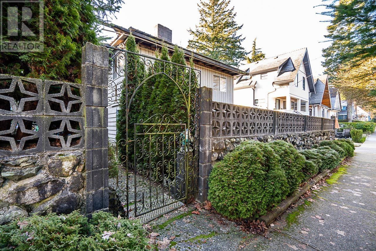 Property at 814 W 23RD AVENUE image 3