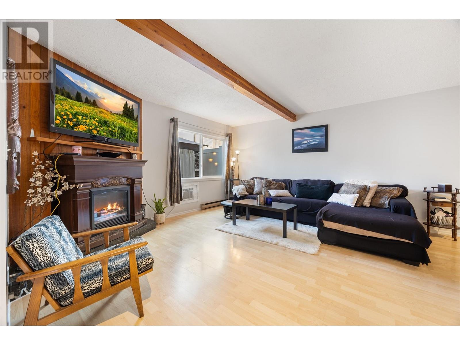 Property at 1481 Inkar Road Unit# 12 image 4