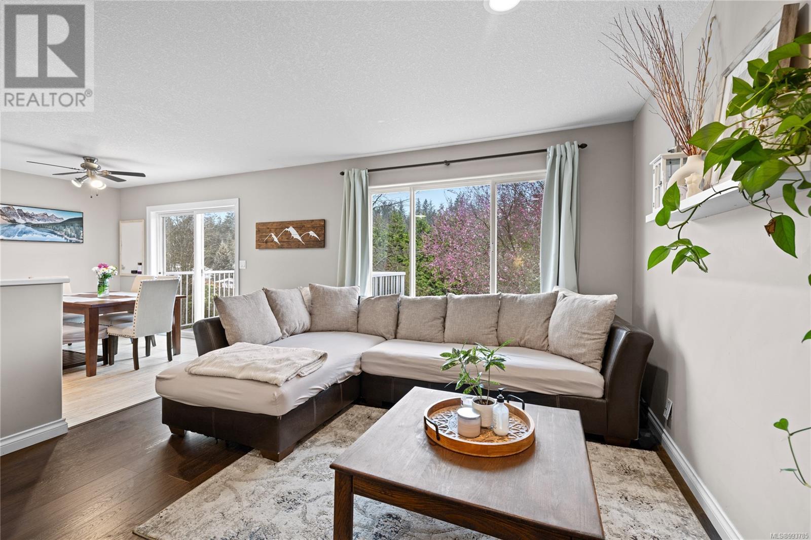 Property at 5794 Brookwood Dr image 4