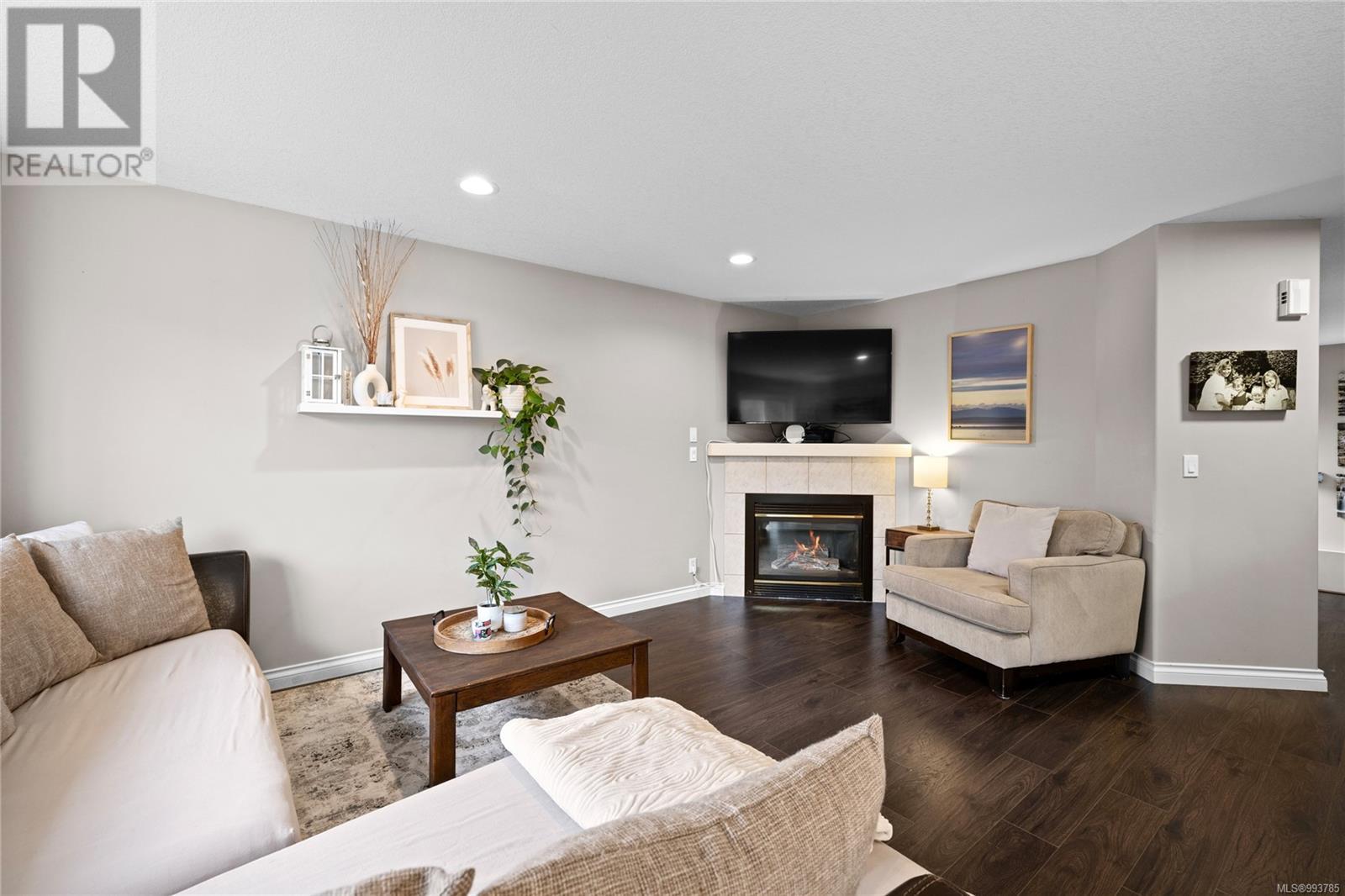 Property at 5794 Brookwood Dr image 5