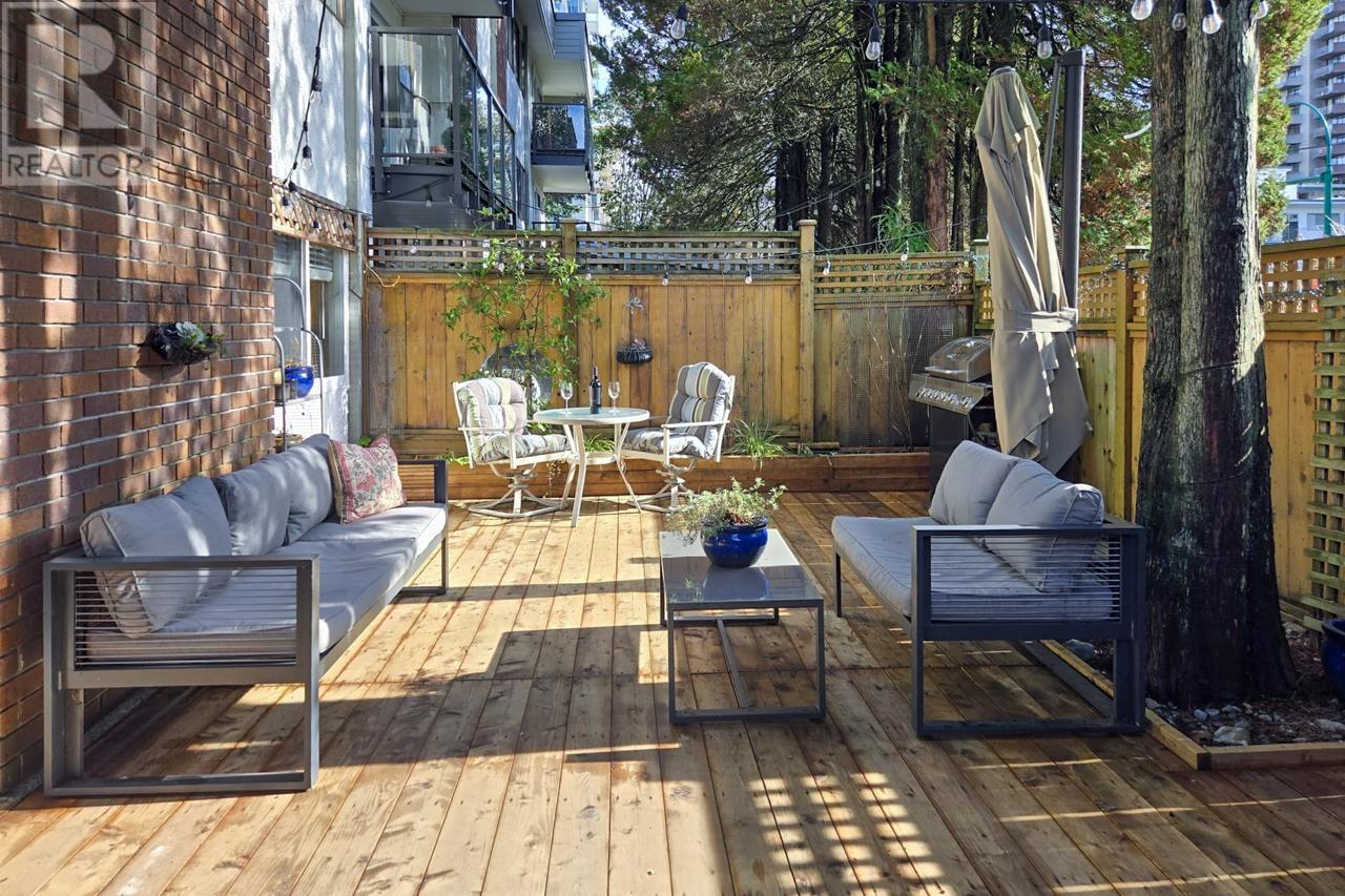 105 1515 CHESTERFIELD AVENUE, north vancouver, British Columbia