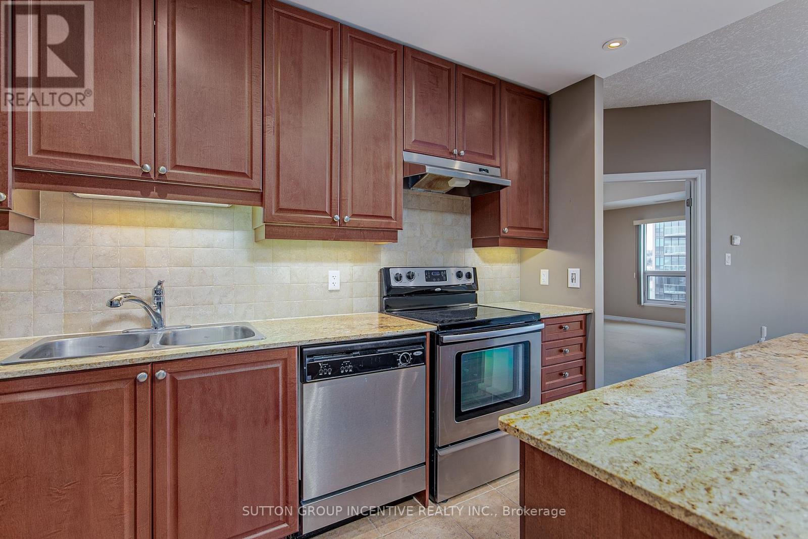 505 - 37 Ellen Street, Barrie, Ontario  L4N 4G2 - Photo 9 - S11972025