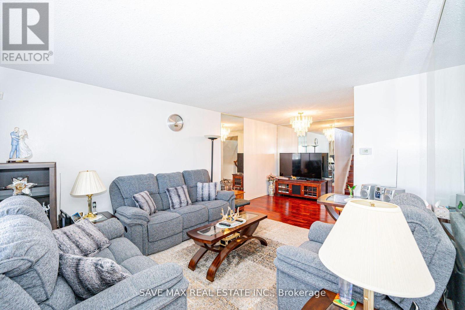 Property at 12 HISTON CRESCENT image 5