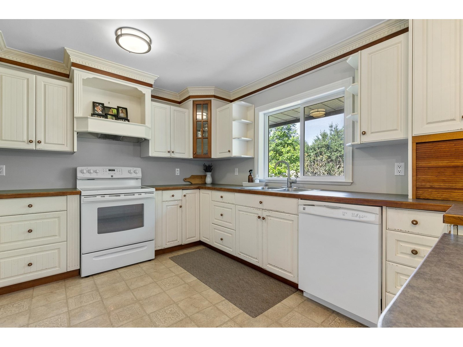 Property at 6576 RIVERSIDE STREET image 4
