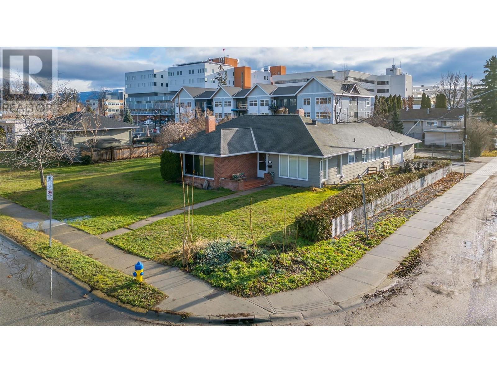 Property at 409 Glenwood Avenue image 4