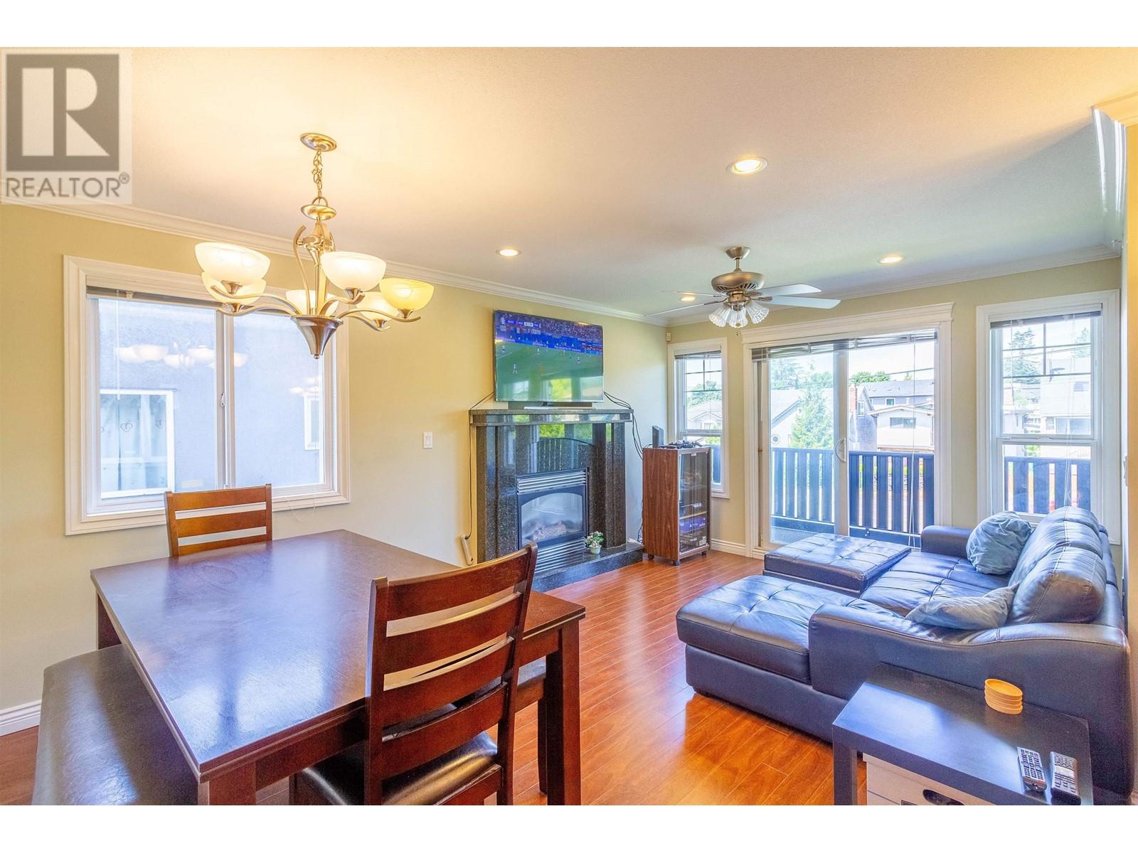 Listing Picture 3 of 40 : 1150 E 41ST AVENUE, Vancouver / 溫哥華 - 魯藝地產 Yvonne Lu Group - MLS Medallion Club Member