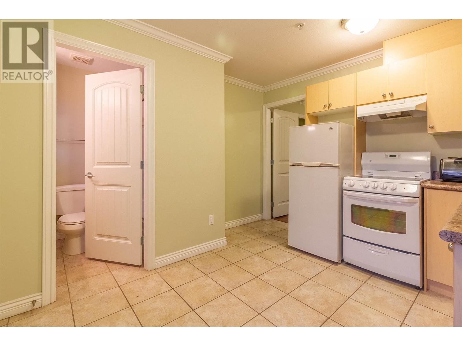 Listing Picture 28 of 40 : 1150 E 41ST AVENUE, Vancouver / 溫哥華 - 魯藝地產 Yvonne Lu Group - MLS Medallion Club Member