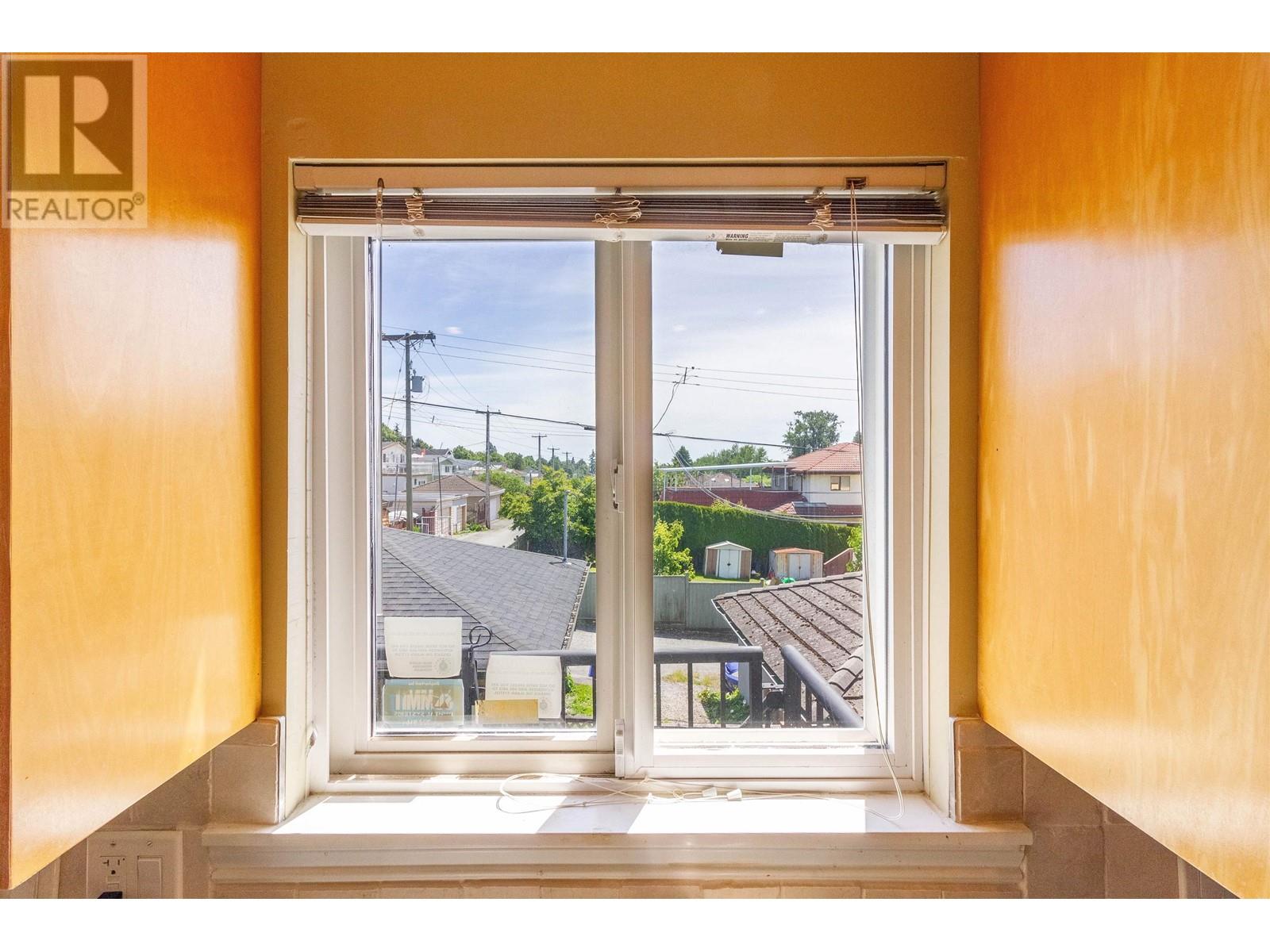 Listing Picture 11 of 40 : 1150 E 41ST AVENUE, Vancouver / 溫哥華 - 魯藝地產 Yvonne Lu Group - MLS Medallion Club Member