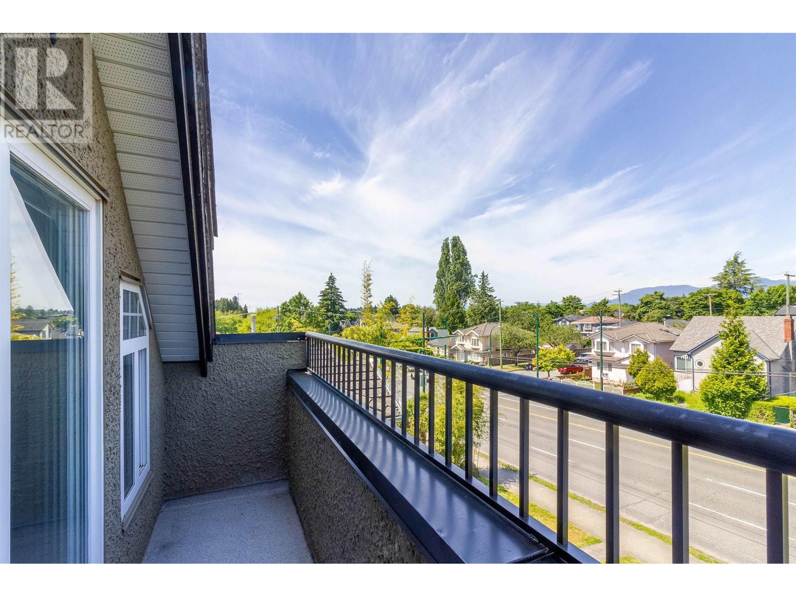 Listing Picture 19 of 40 : 1150 E 41ST AVENUE, Vancouver / 溫哥華 - 魯藝地產 Yvonne Lu Group - MLS Medallion Club Member