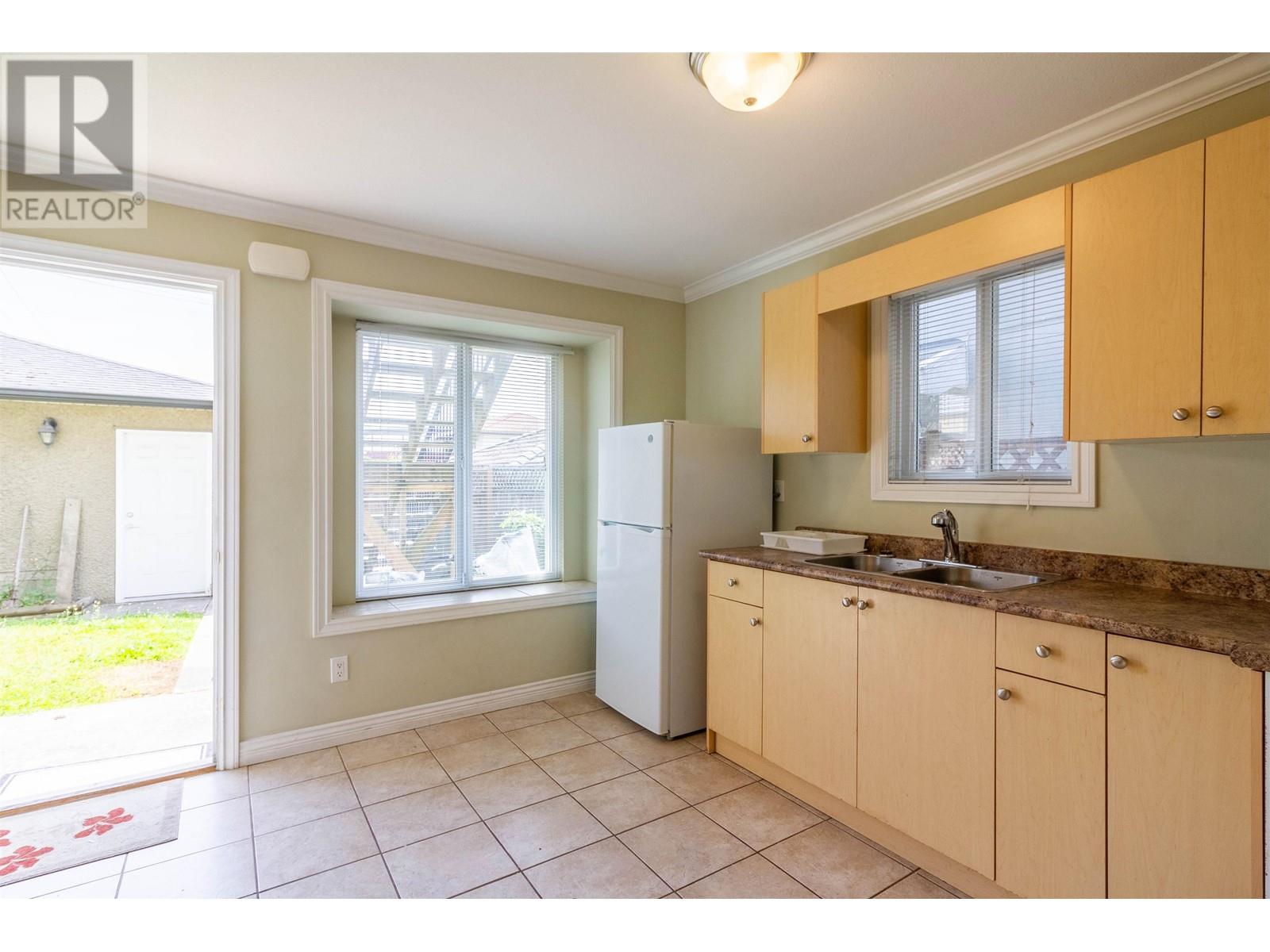 Listing Picture 22 of 40 : 1150 E 41ST AVENUE, Vancouver / 溫哥華 - 魯藝地產 Yvonne Lu Group - MLS Medallion Club Member