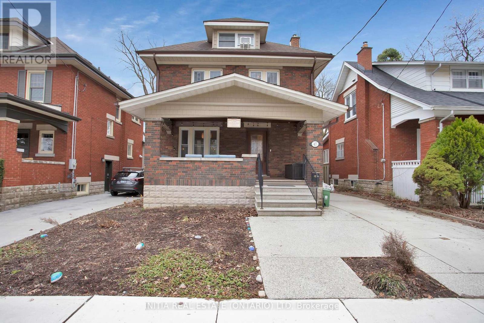 17 Mckenzie Avenue