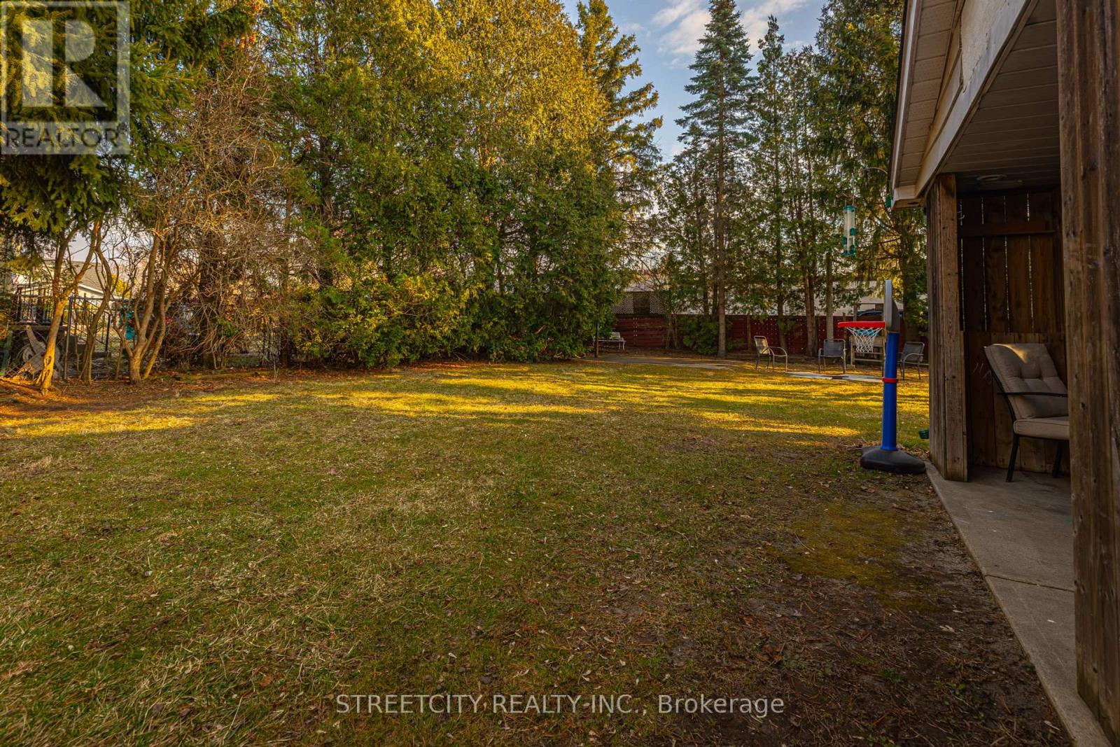Photo 5 of 25 for 23 Dunkirk Drive