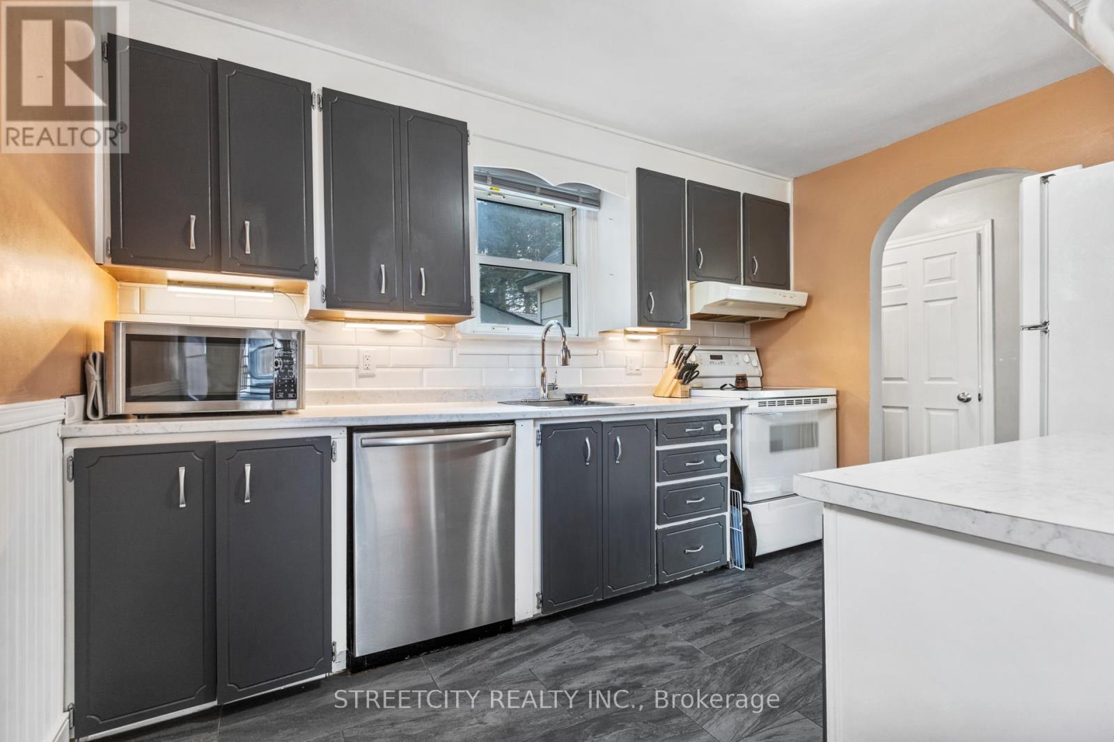 23 Dunkirk Drive, St. Thomas, Ontario  N5R 1R9 - Photo 11 - X12054090