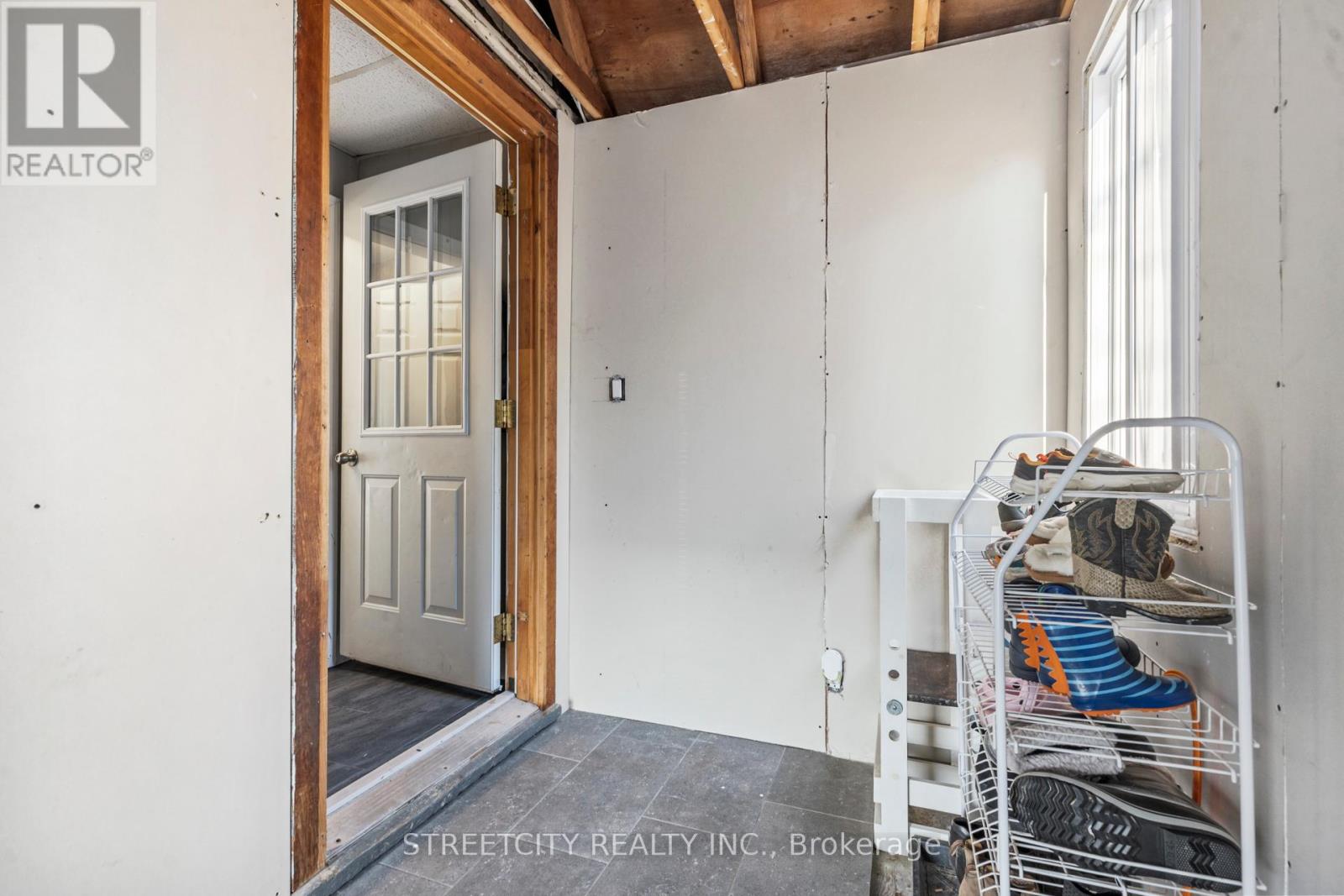 23 Dunkirk Drive, St. Thomas, Ontario  N5R 1R9 - Photo 19 - X12054090
