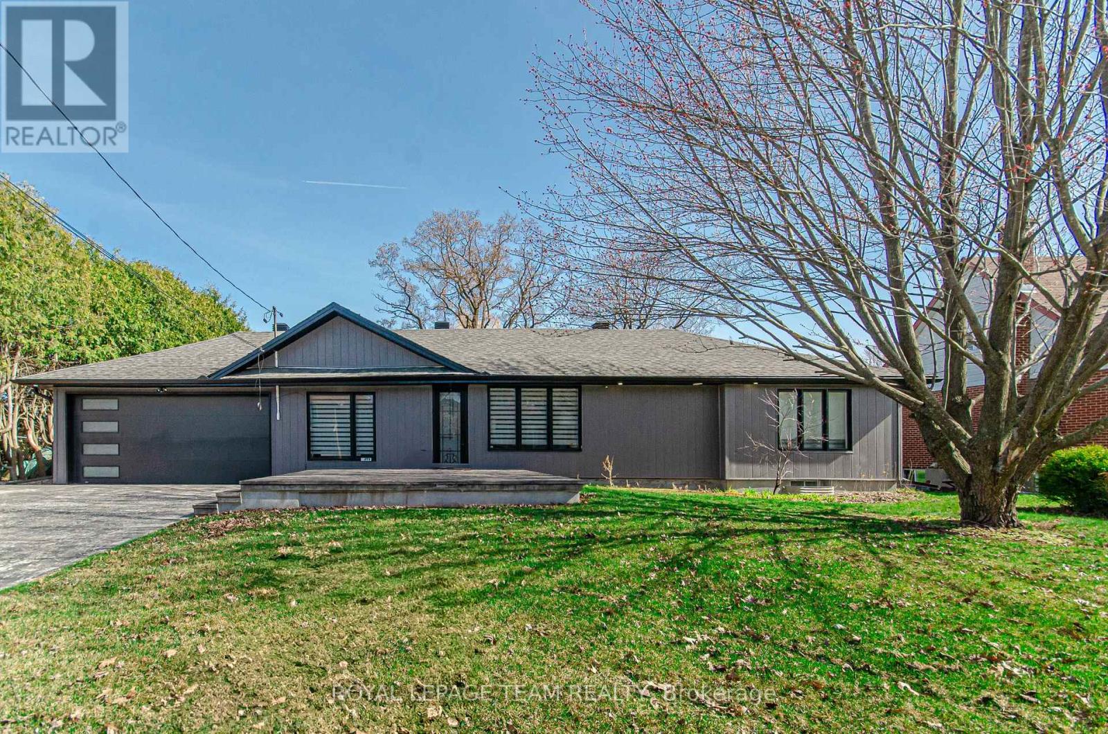 Property at 1373 NORMANDY CRESCENT image 1