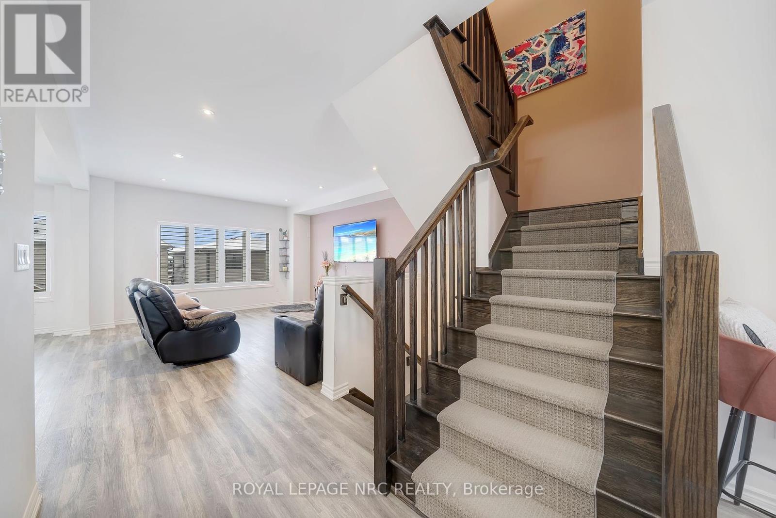 Property at 4071 THOMAS STREET image 3