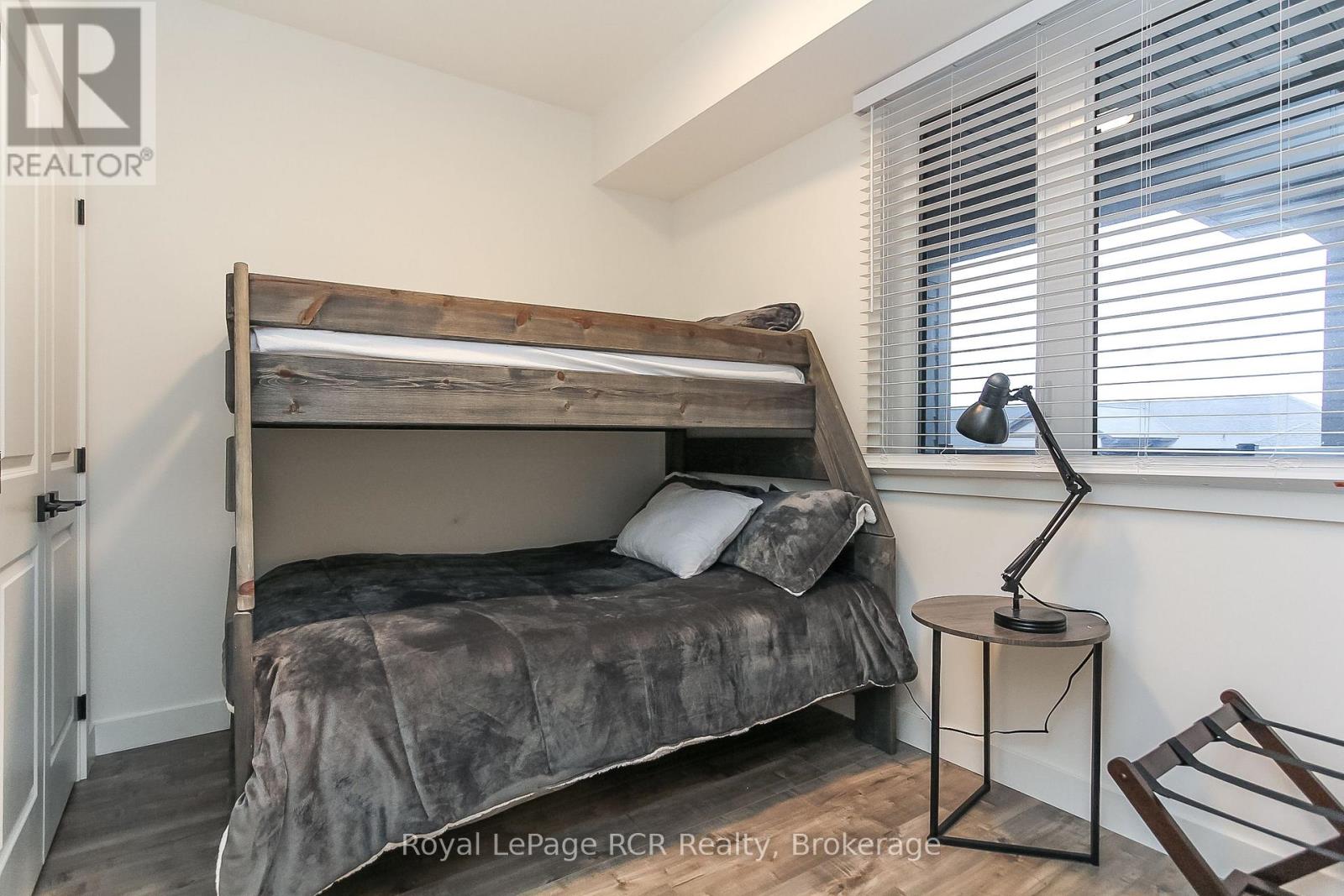 306 - 10 Beausoleil Lane, Collingwood, Ontario  L9Y 2X5 - Photo 4 - S12054022