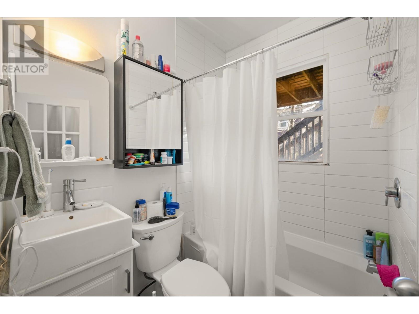 2128 E Pender Street, Vancouver, British Columbia  V5L 1X2 - Photo 26 - C8066965
