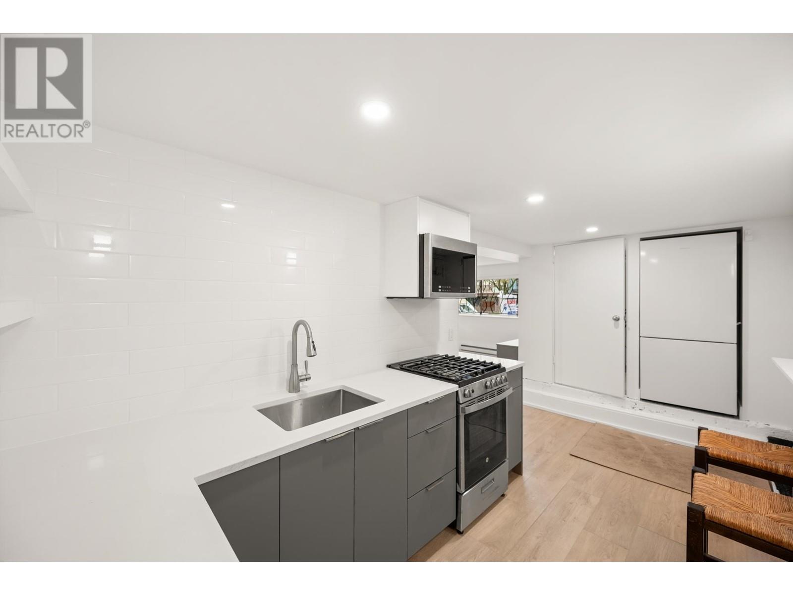 2128 E Pender Street, Vancouver, British Columbia  V5L 1X2 - Photo 30 - C8066965