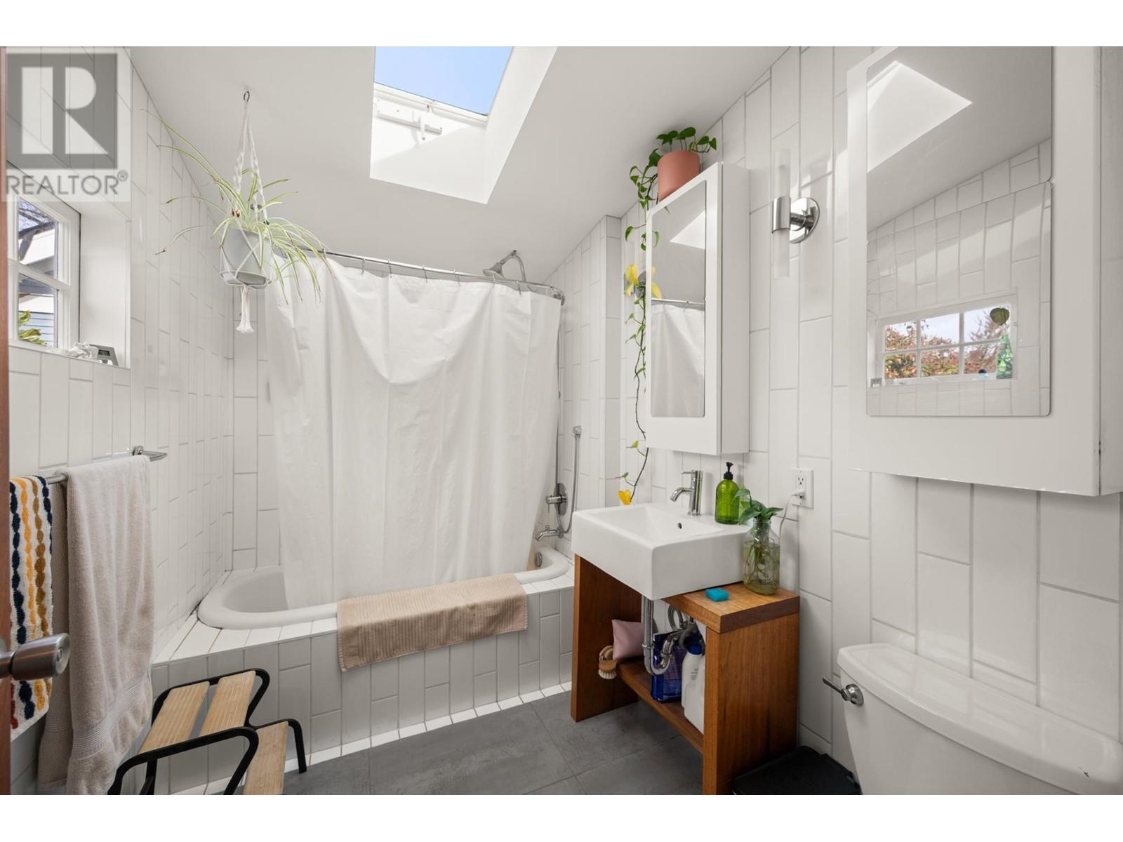 2128 E Pender Street, Vancouver, British Columbia  V5L 1X2 - Photo 20 - C8066965