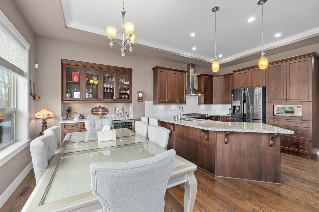 Property at 21083 78B AVENUE image 3