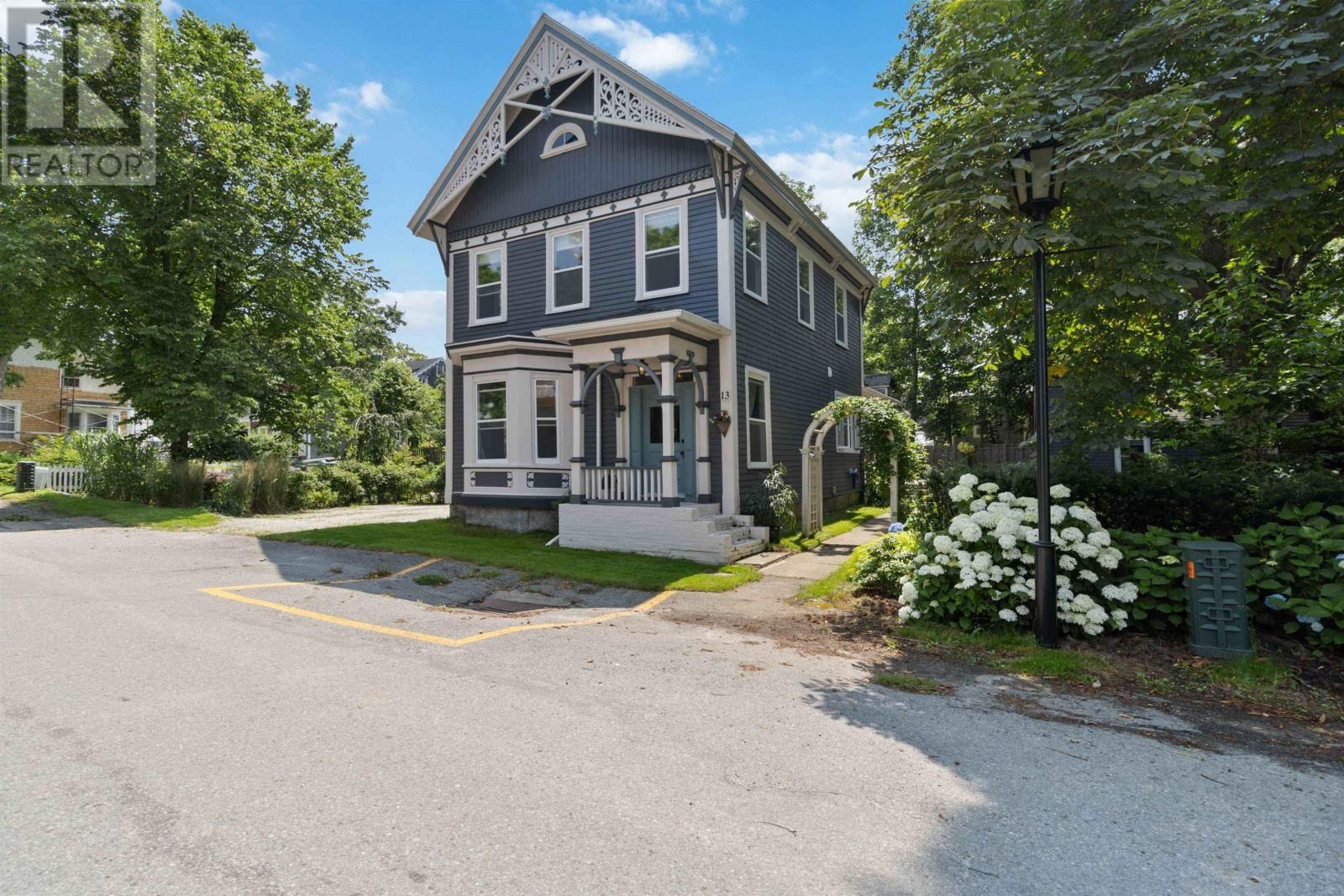 13 John Street, Shelburne, Nova Scotia  B0T 1W0 - Photo 2 - 202506413