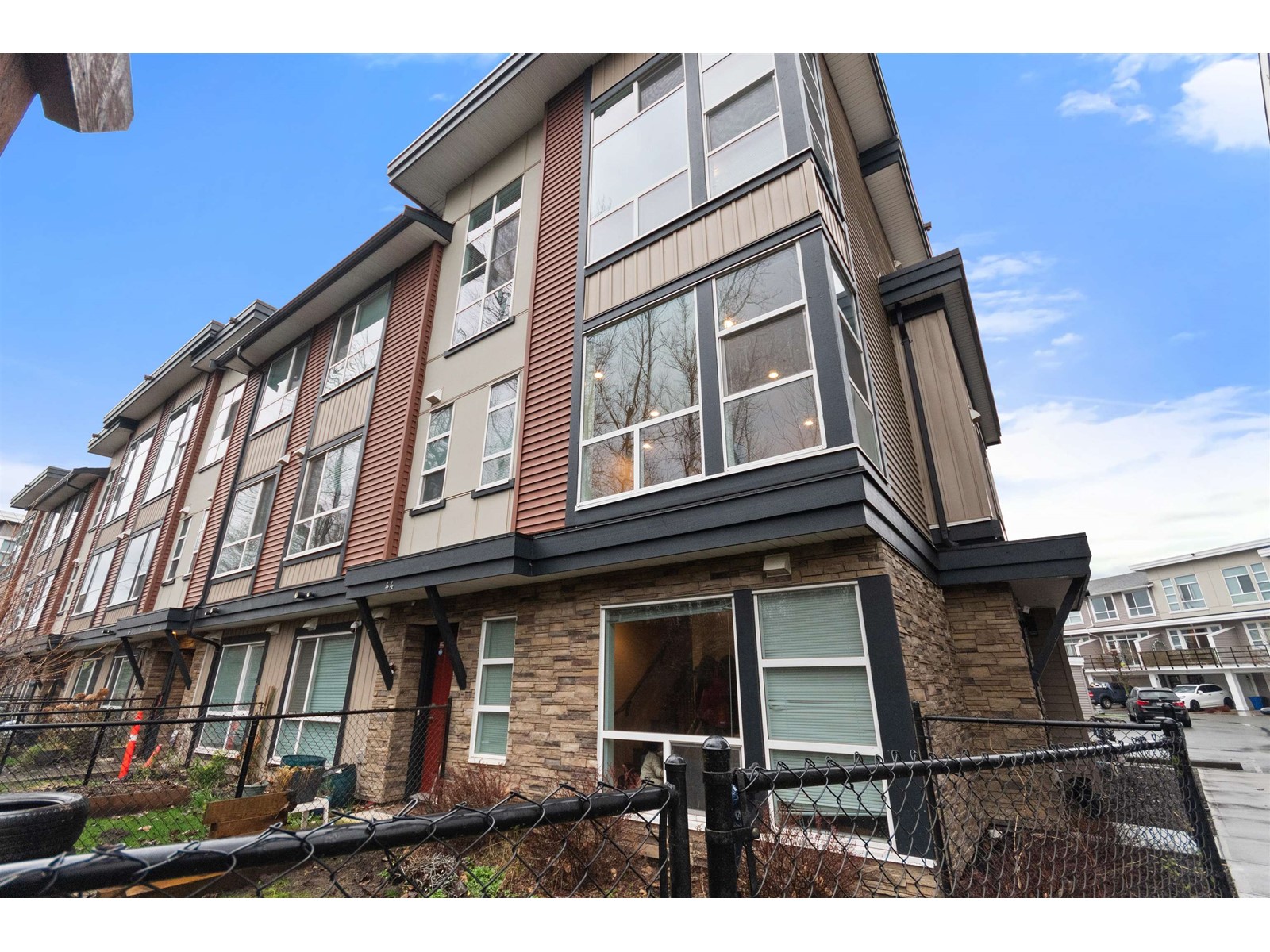 Property at 43 8413 MIDTOWN WAY image 3