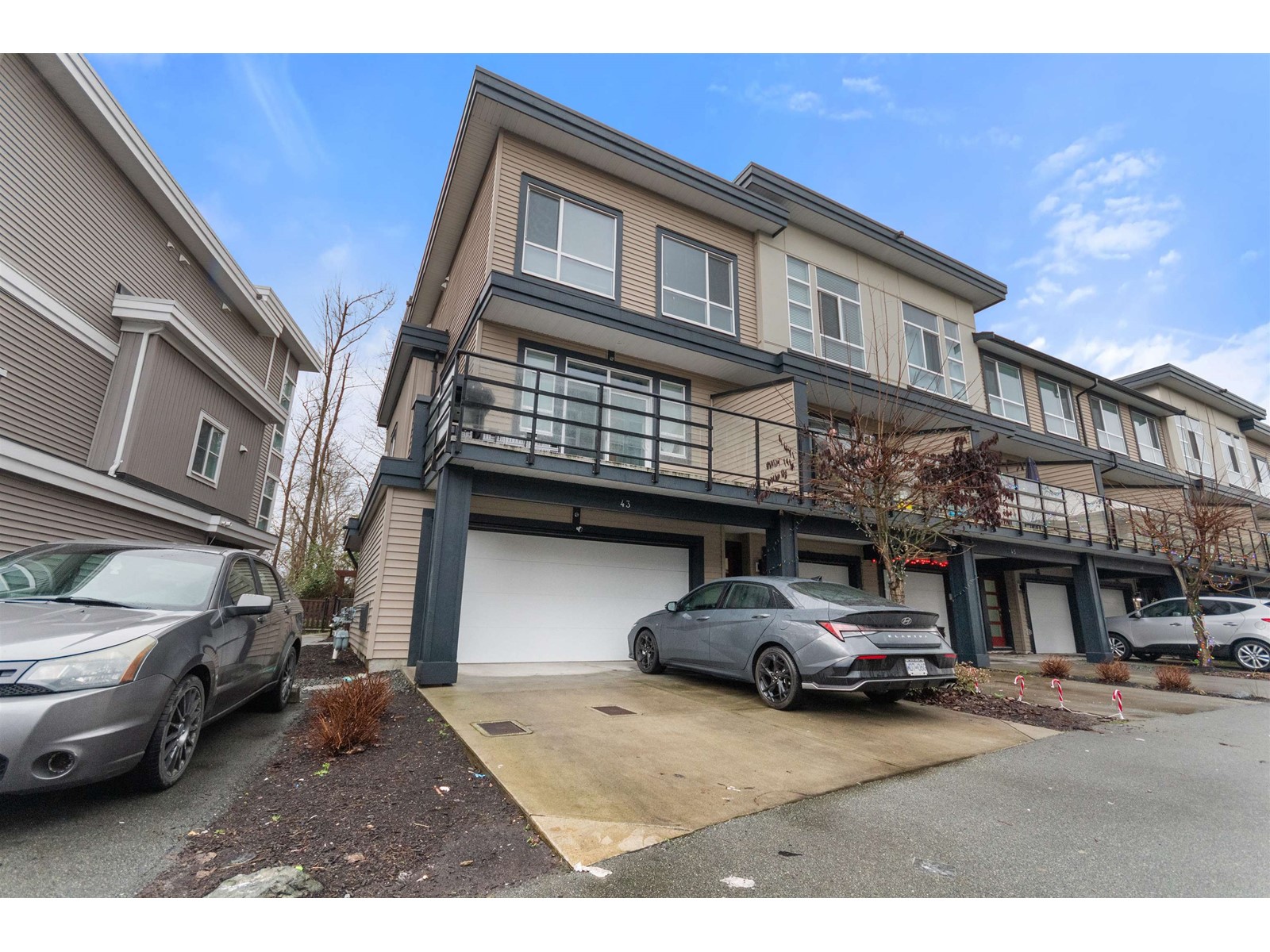 Property at 43 8413 MIDTOWN WAY image 5