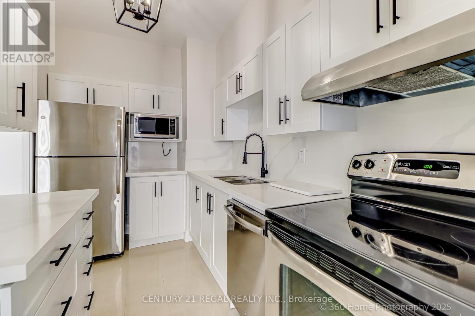 Ph06 - 5 Massey Square, Toronto, Ontario  M4C 5L6 - Photo 2 - E12053964