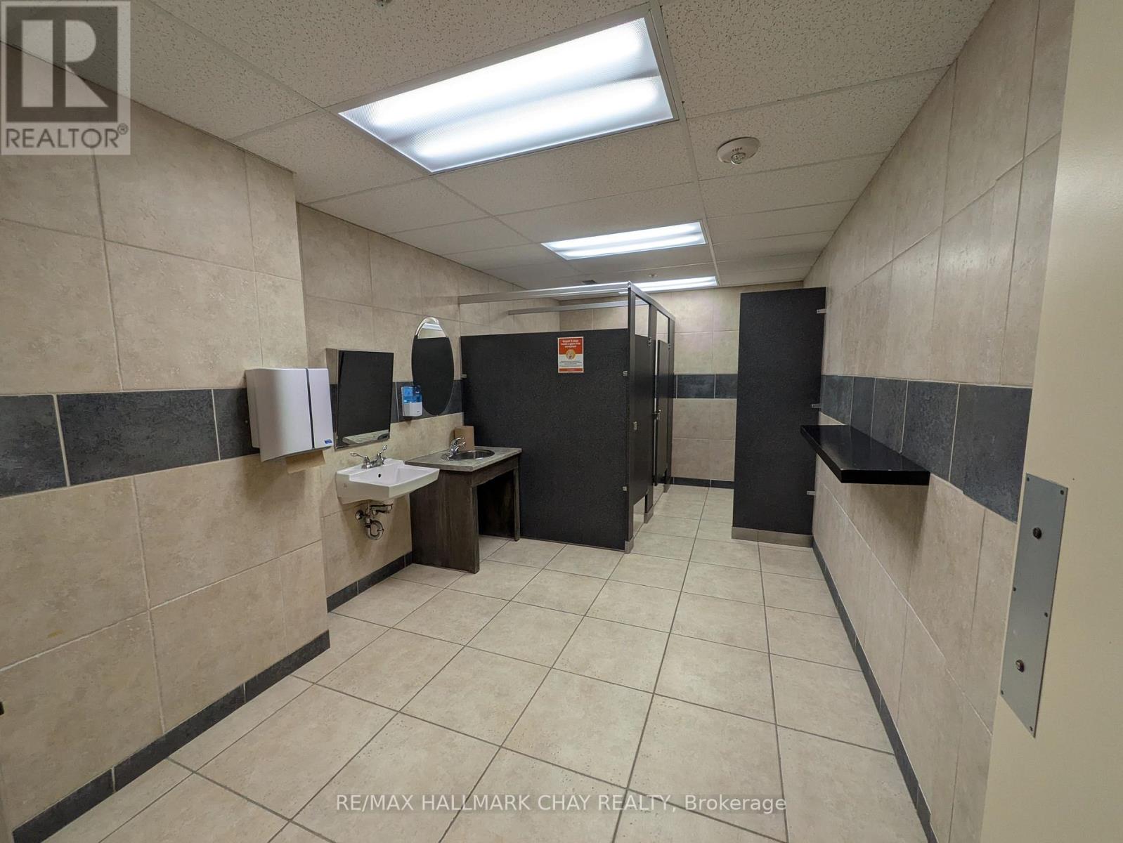 2nd Floor - 279 Bayview Drive, Barrie (0 East), Ontario  L4N 8X9 - Photo 11 - S12053961