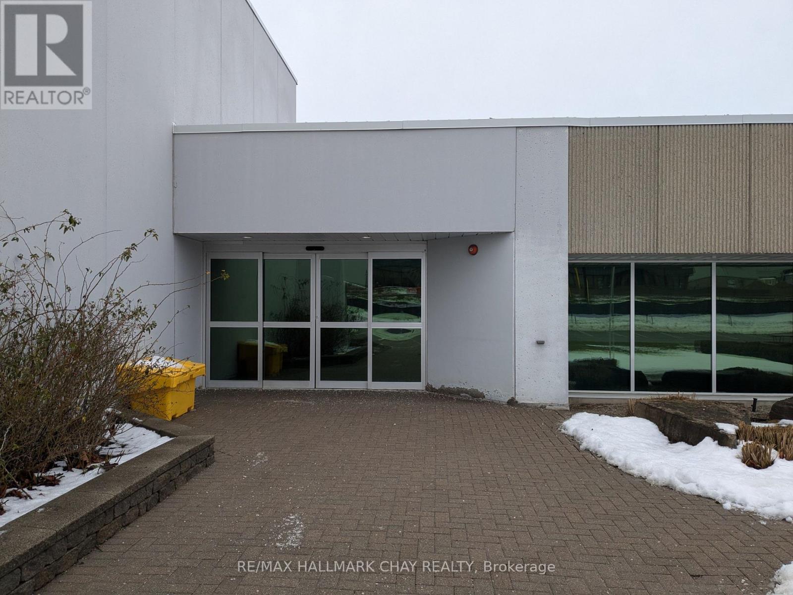 2nd Floor - 279 Bayview Drive, Barrie (0 East), Ontario  L4N 8X9 - Photo 4 - S12053961