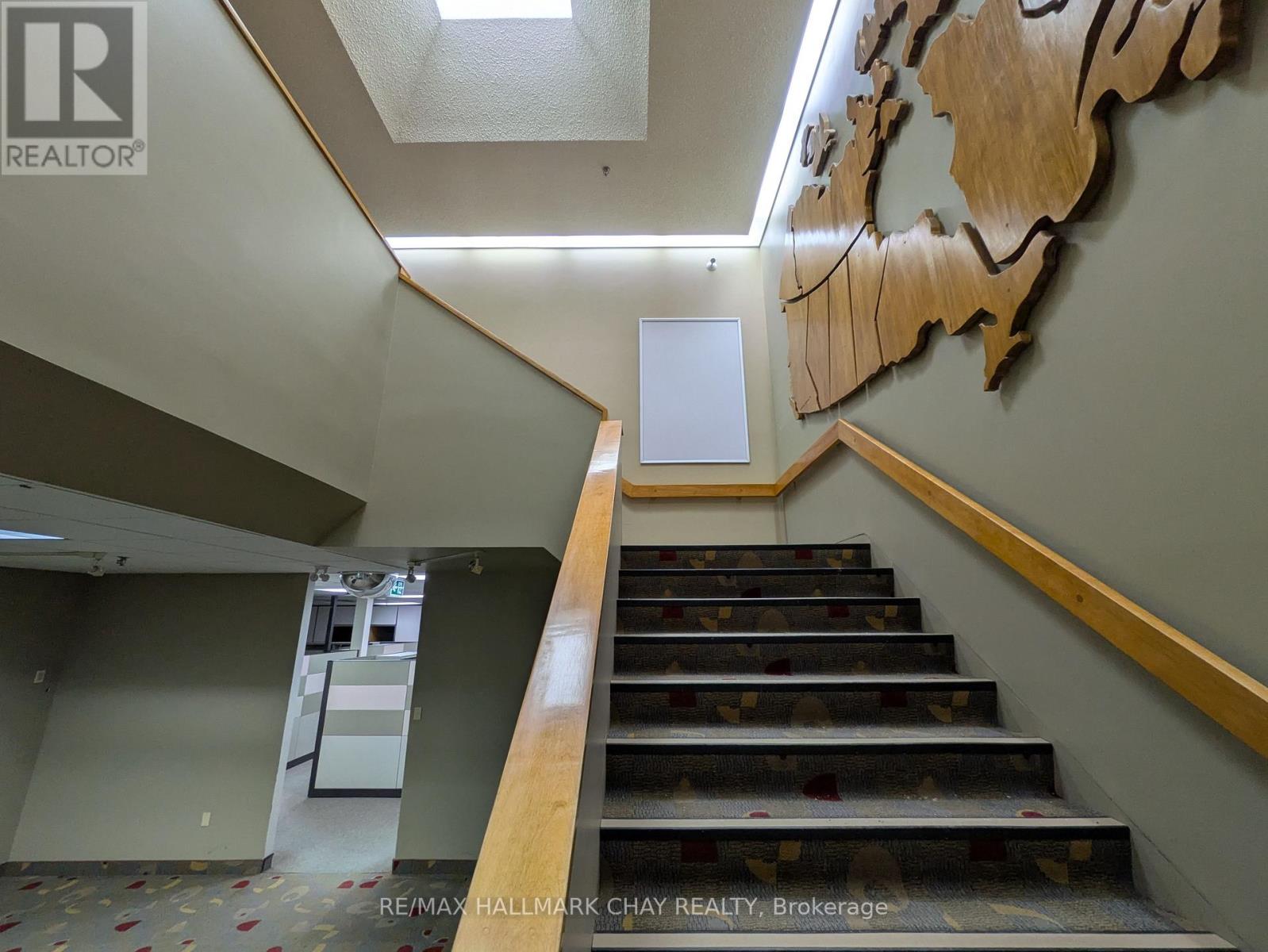 2nd Floor - 279 Bayview Drive, Barrie (0 East), Ontario  L4N 8X9 - Photo 9 - S12053961