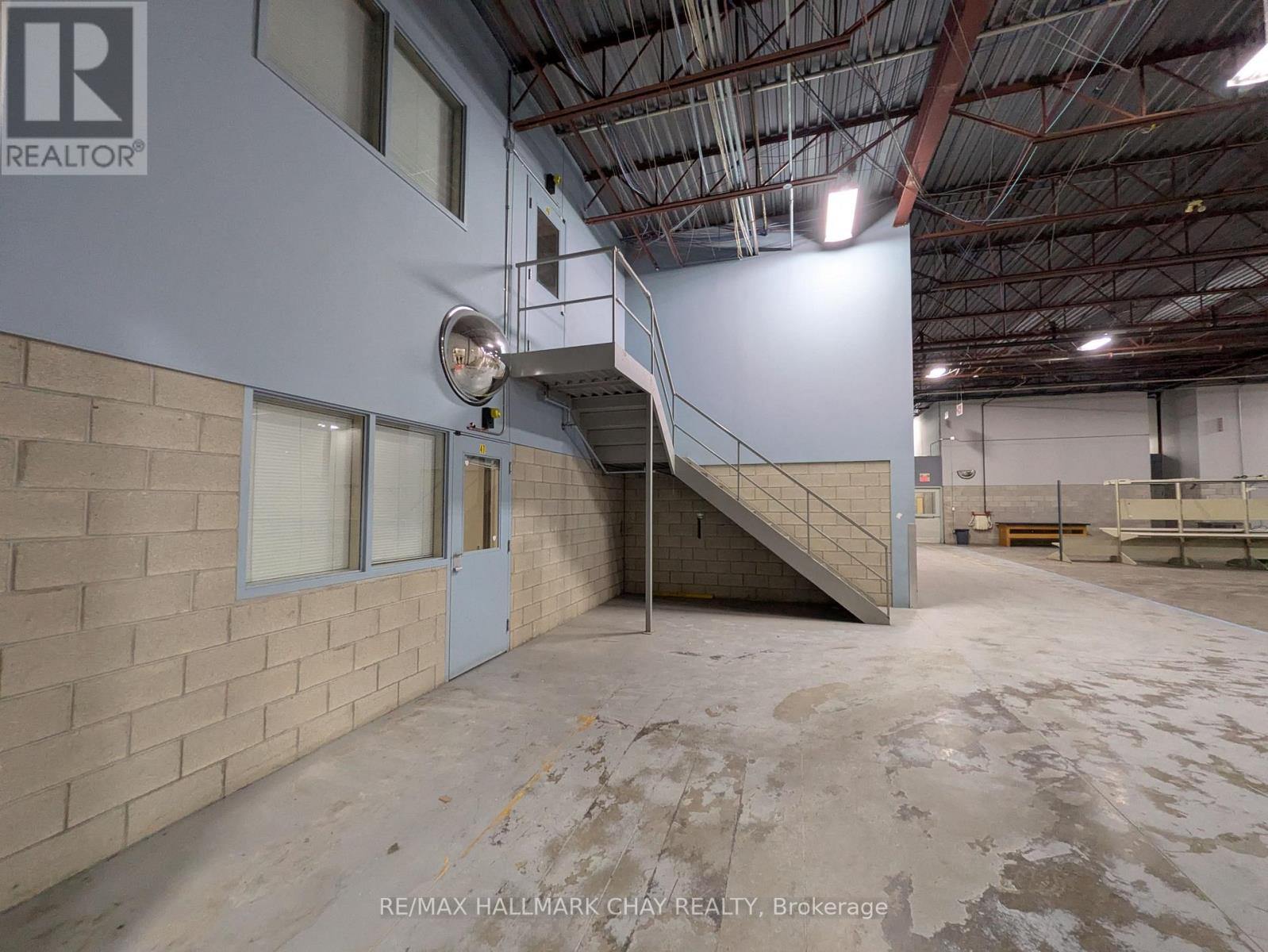 A - 279 Bayview Drive, Barrie (0 East), Ontario  L4N 8X9 - Photo 15 - S12053991