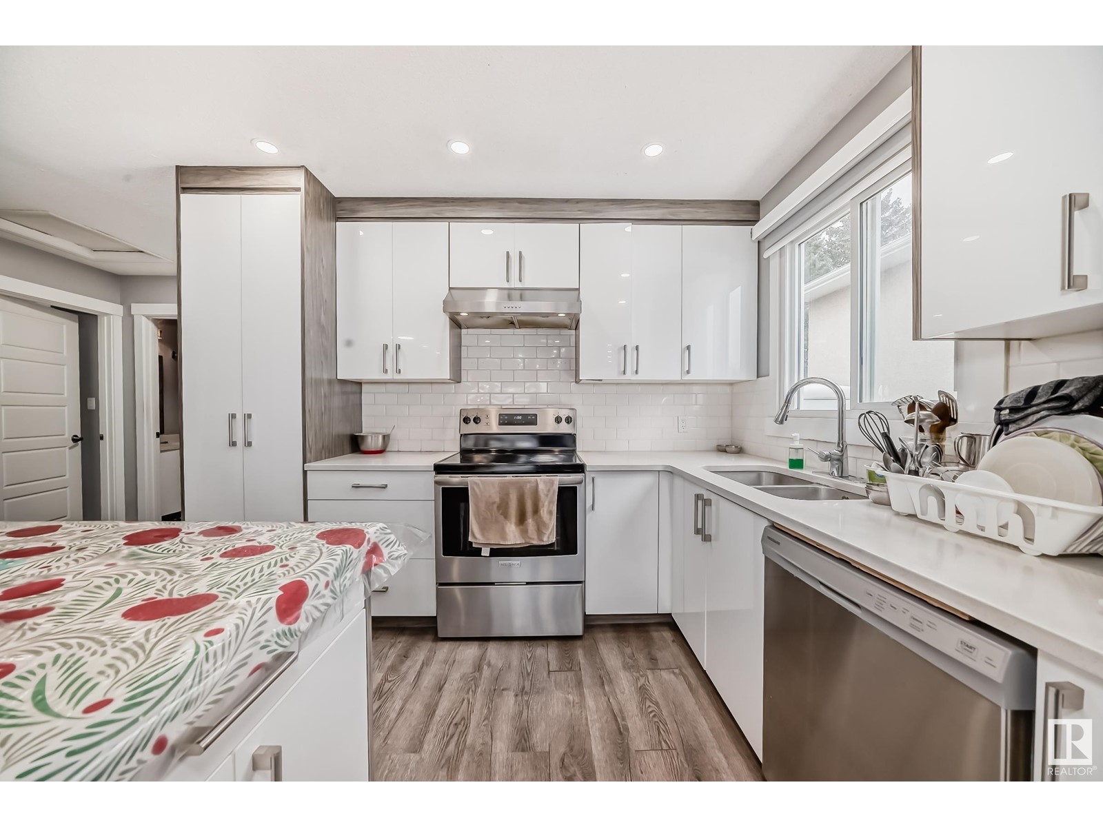 Property at 2047 49A ST NW image 5